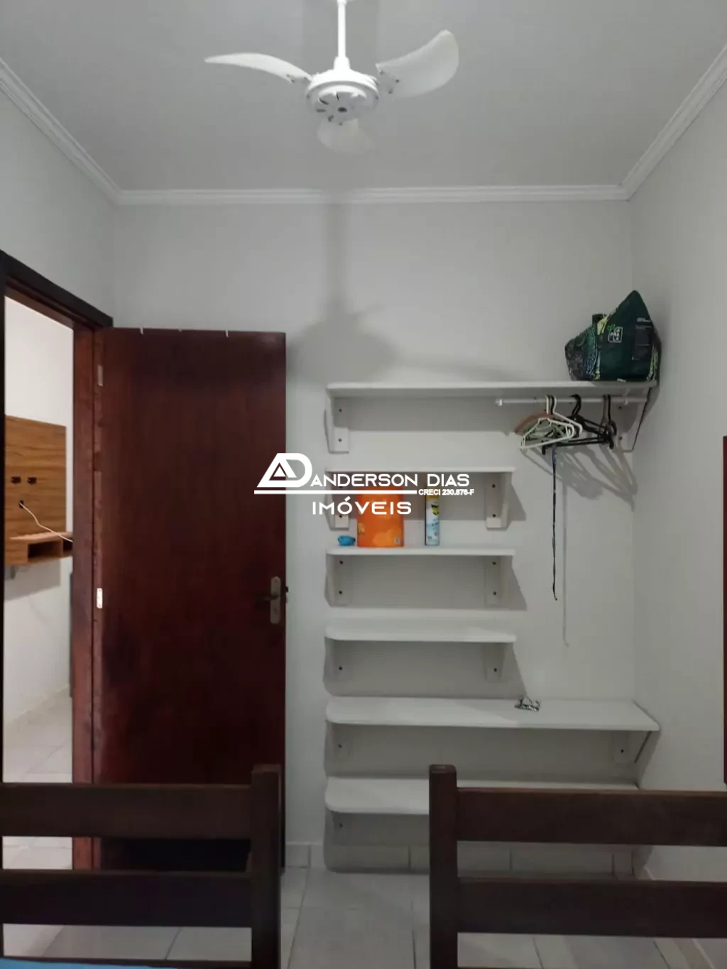 Apartamento mobiliado com 1 dormitório para aluguel definitivo por $ 1.300,00 - Prainha- Caraguatatuba/SP